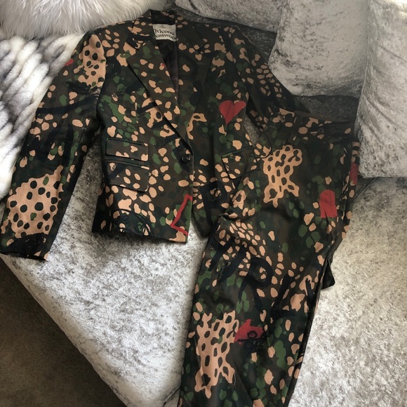VIVIENNE WESTWOOD mens camo suit. - Picture 4 of 5